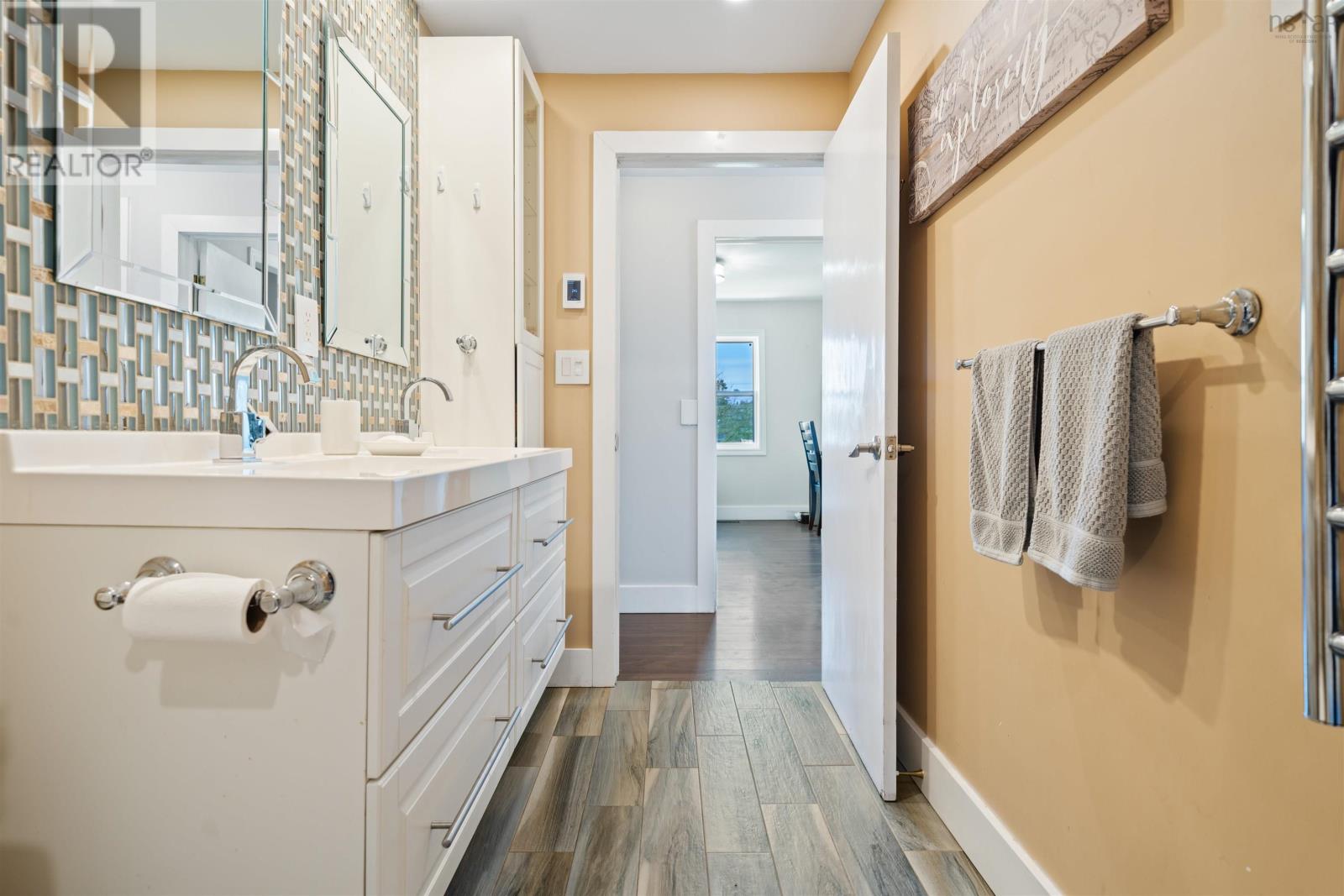 Property 17 of 44 of 5786 Highway 2