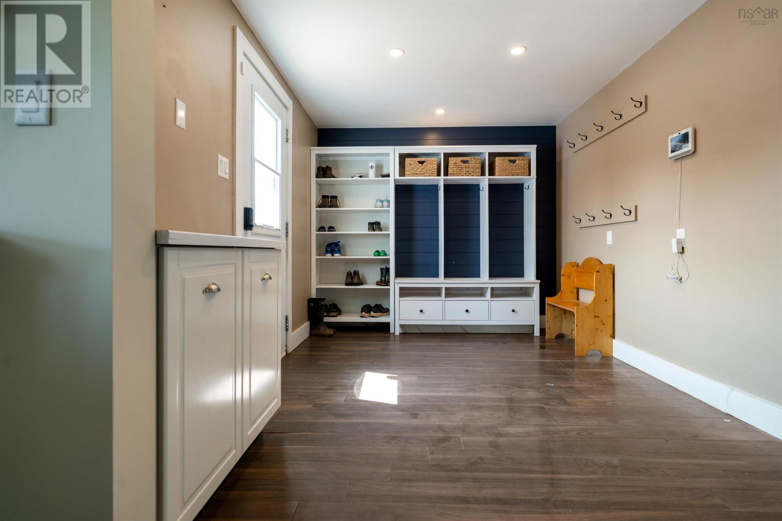 Property 5 of 44 of 5786 Highway 2