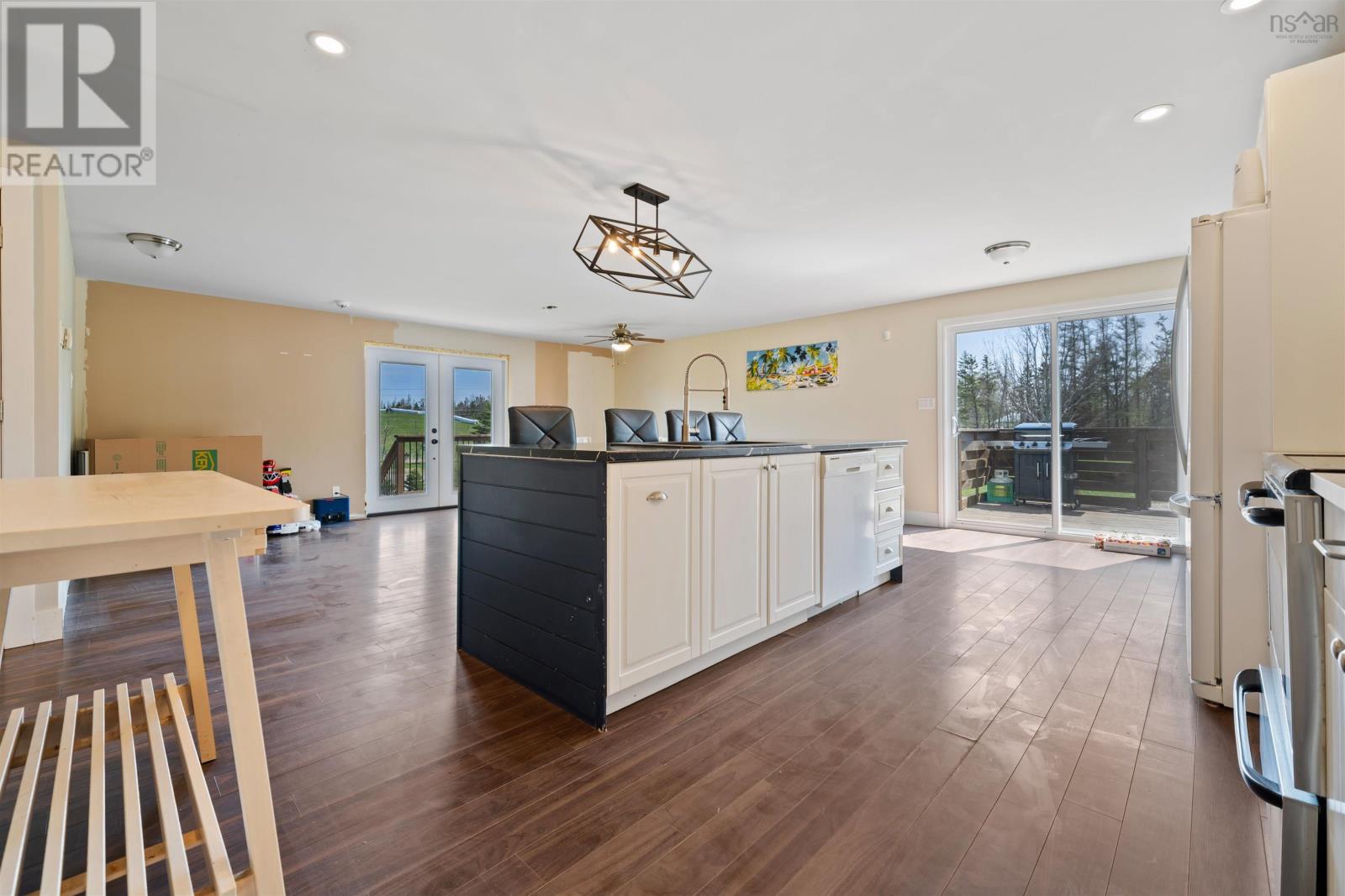 Property 7 of 44 of 5786 Highway 2