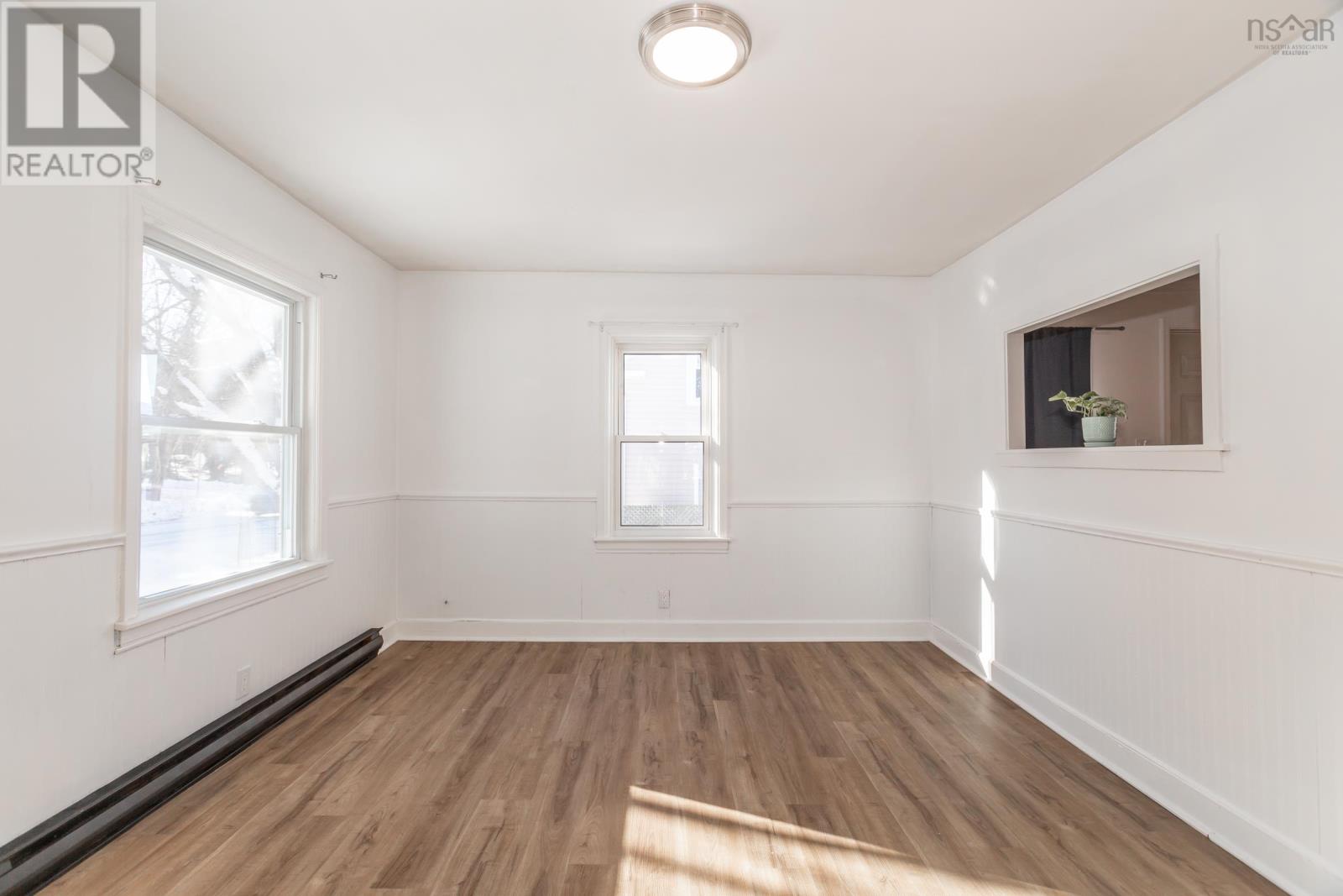 Property 11 of 29 of 1171 Meadowvale Road