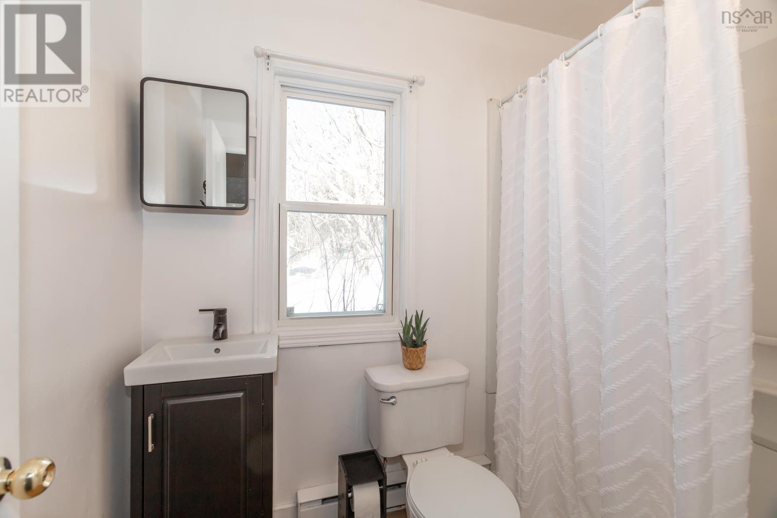 Property 16 of 29 of 1171 Meadowvale Road