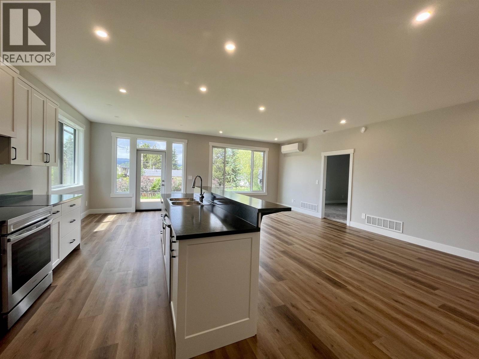 1661 TELEGRAPH Street, Telkwa