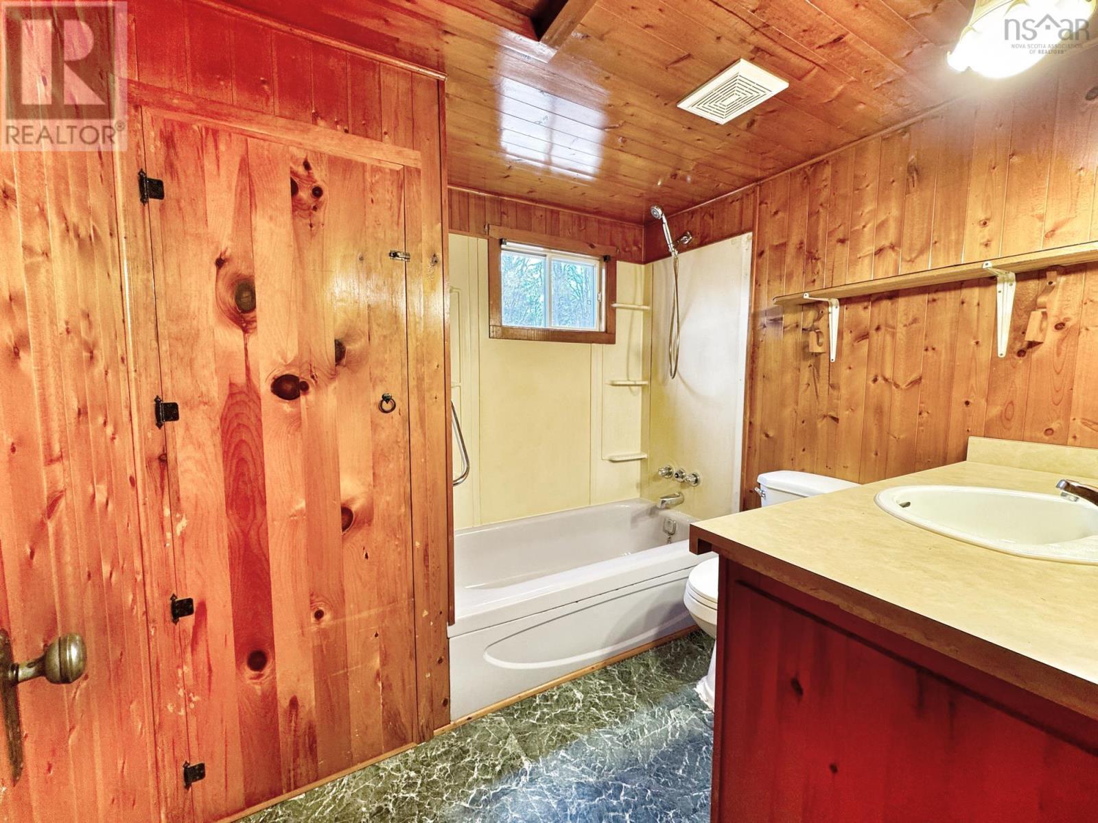 Property 10 of 21 of 9932 Highway 201