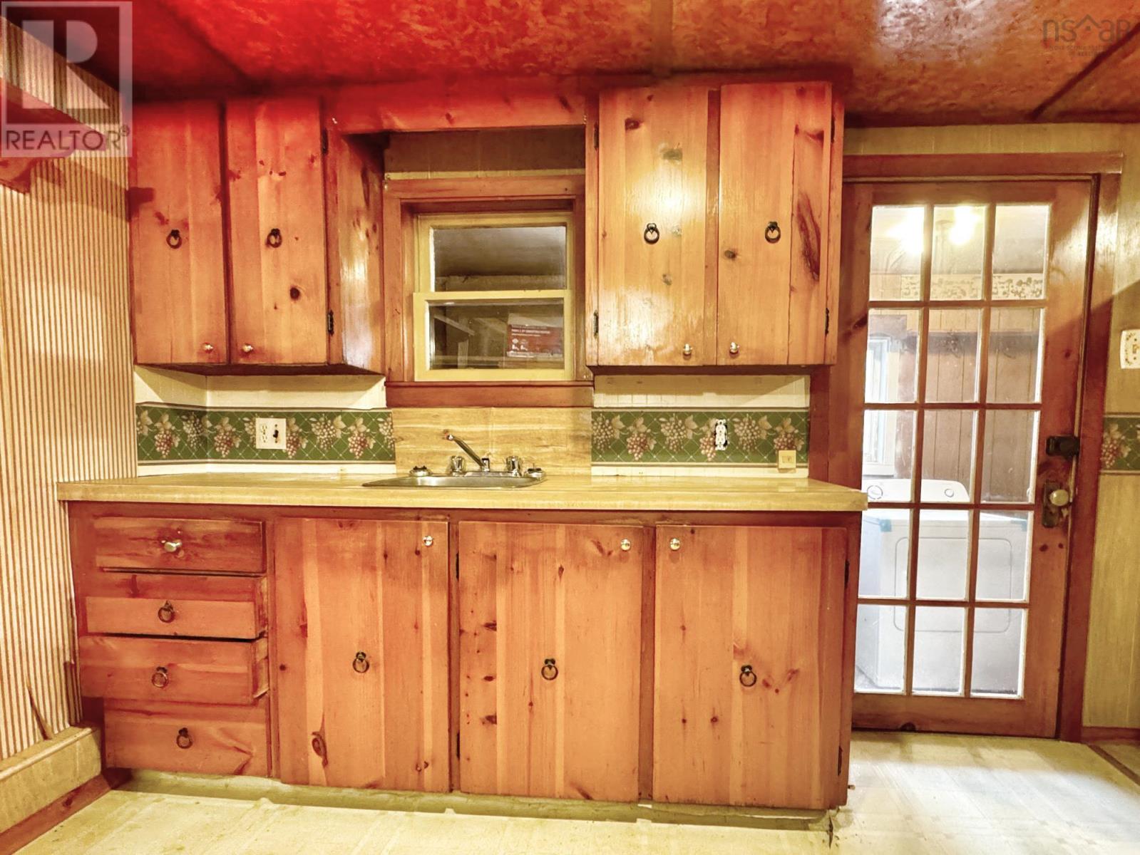 Property 2 of 21 of 9932 Highway 201