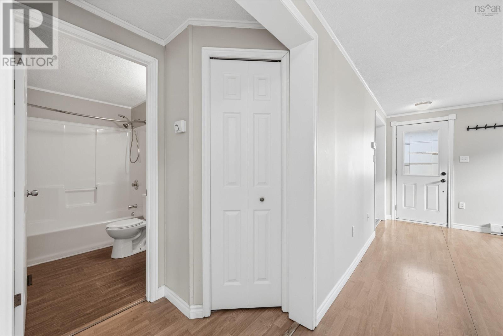 Property 9 of 23 of 163 Jeep Crescent