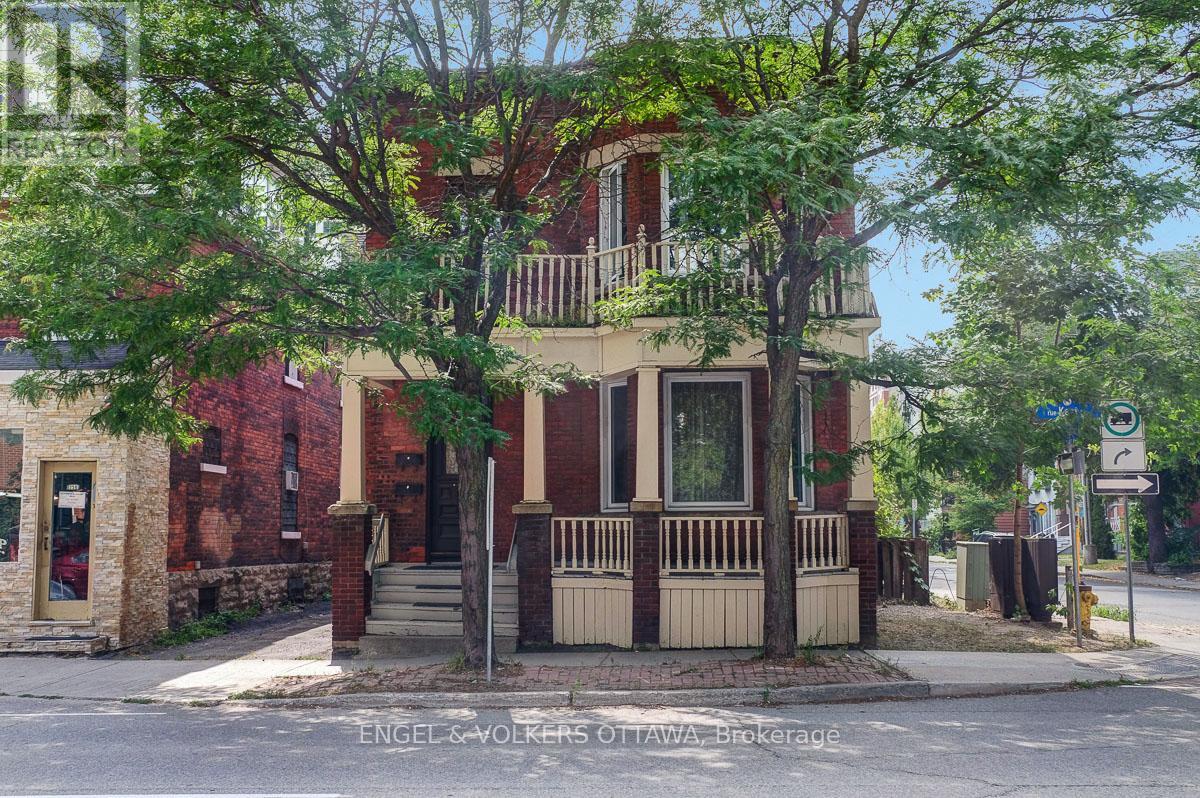 256 KENT STREET N - 1