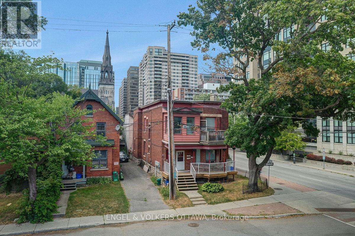 256 KENT STREET N — photo 28