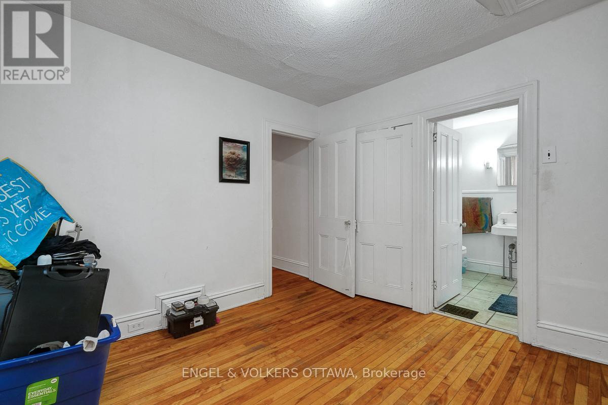 258 KENT STREET - 17