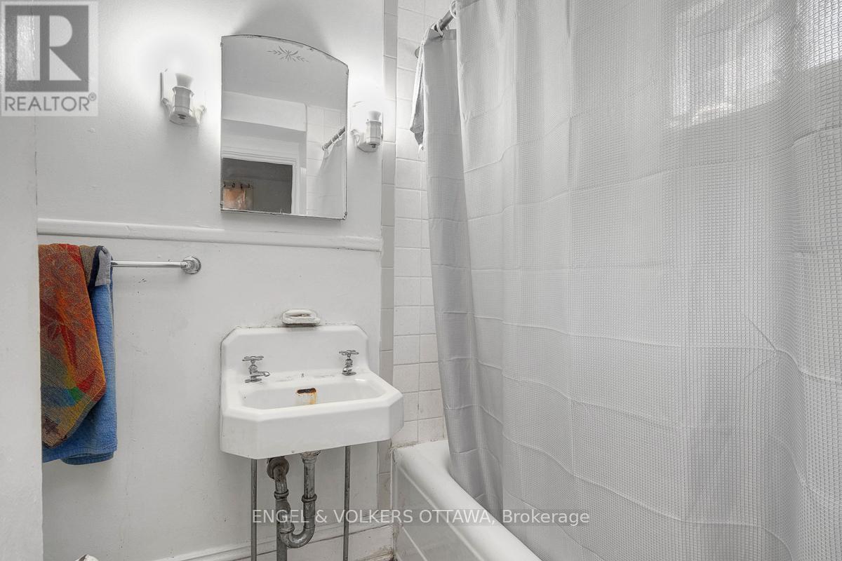 258 KENT STREET - 18