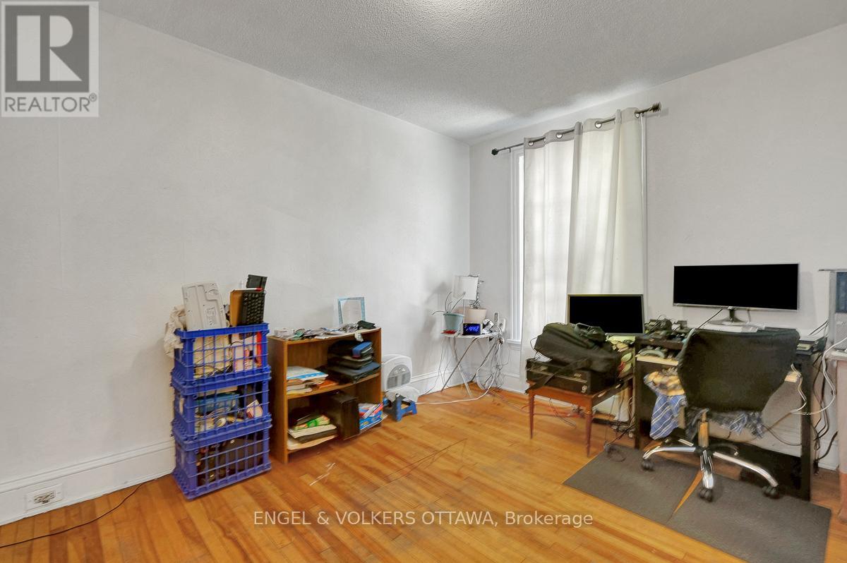 258 KENT STREET - 5