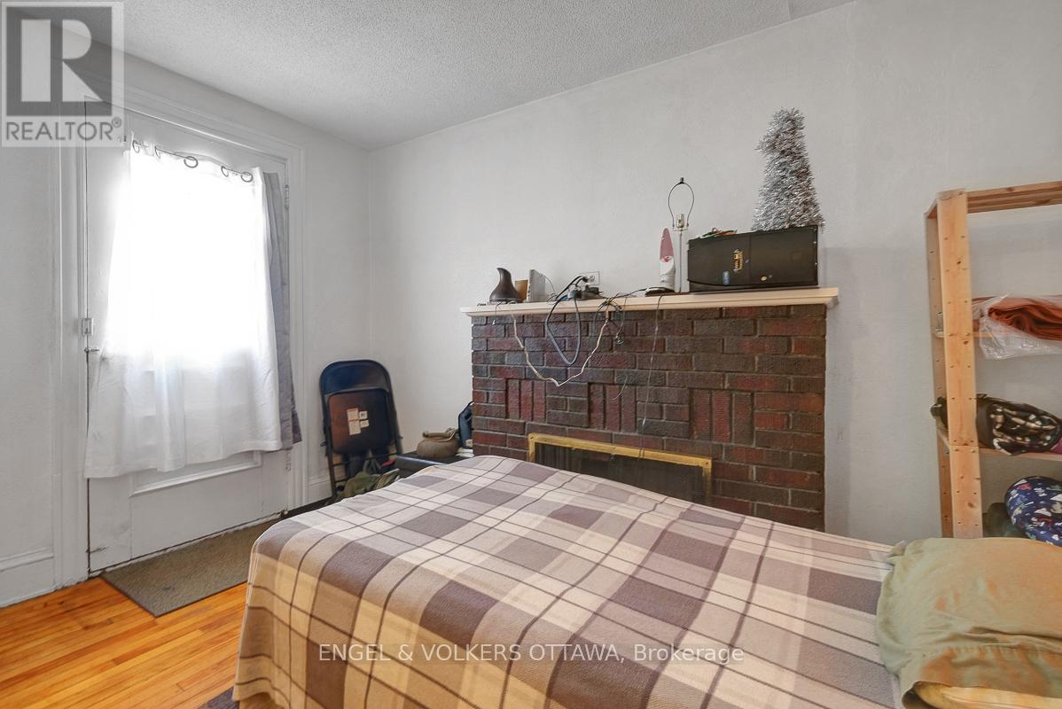 258 KENT STREET - 7
