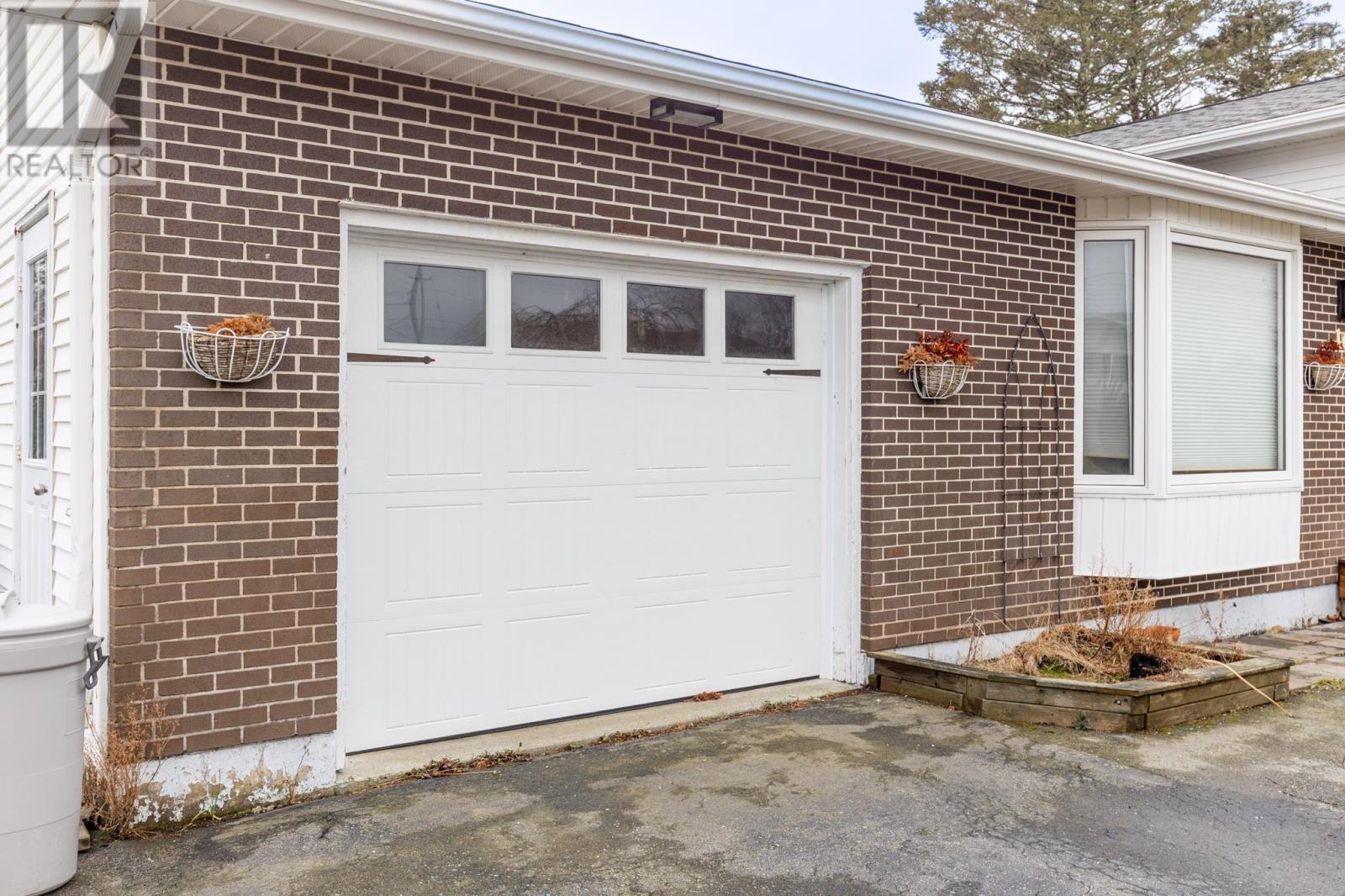 Property 30 of 31 of 10 Sprucewood Drive