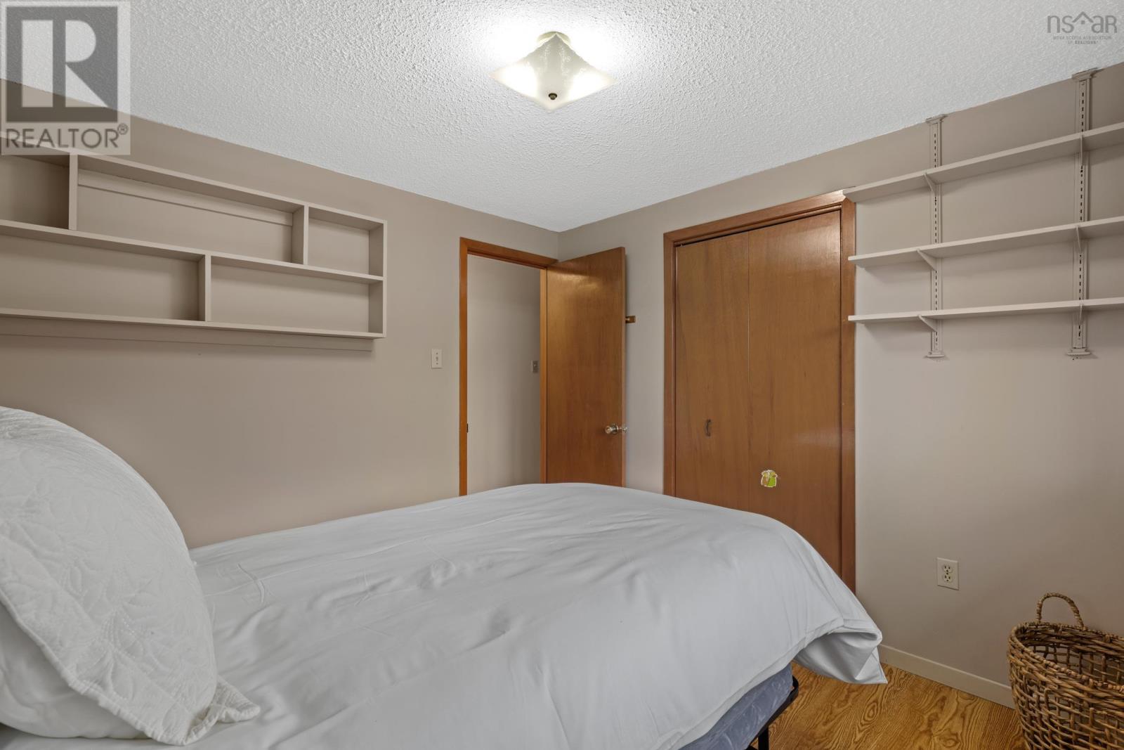 Property 21 of 43 of 50 Elaine Avenue