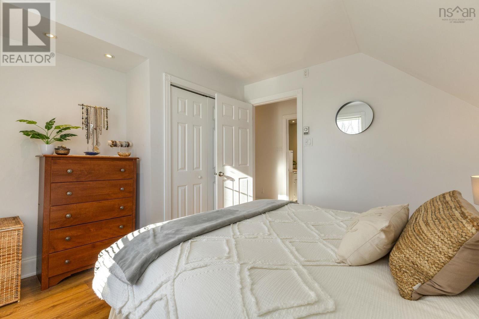 Property 23 of 41 of 112 Arch Street