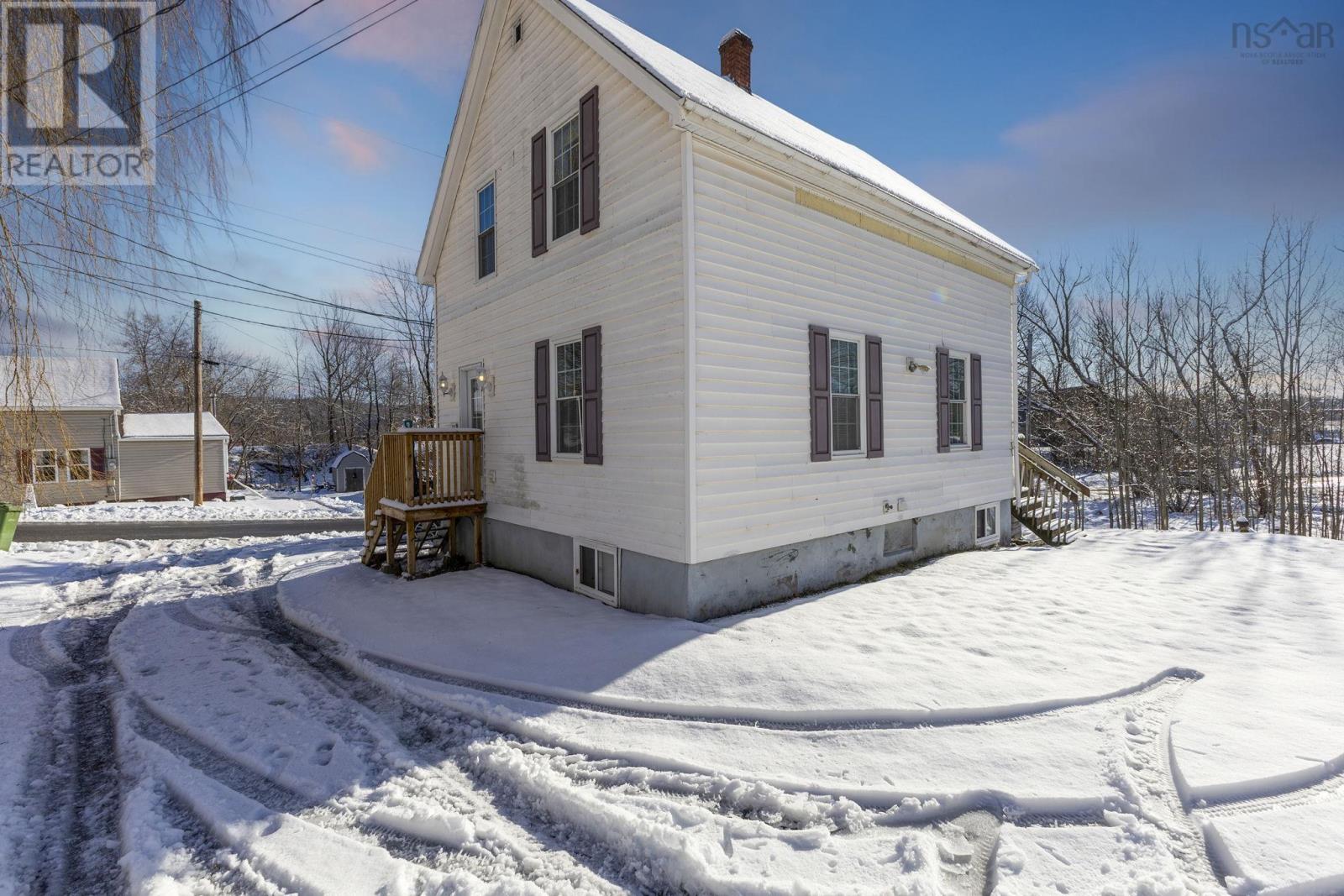 Property 2 of 41 of 112 Arch Street