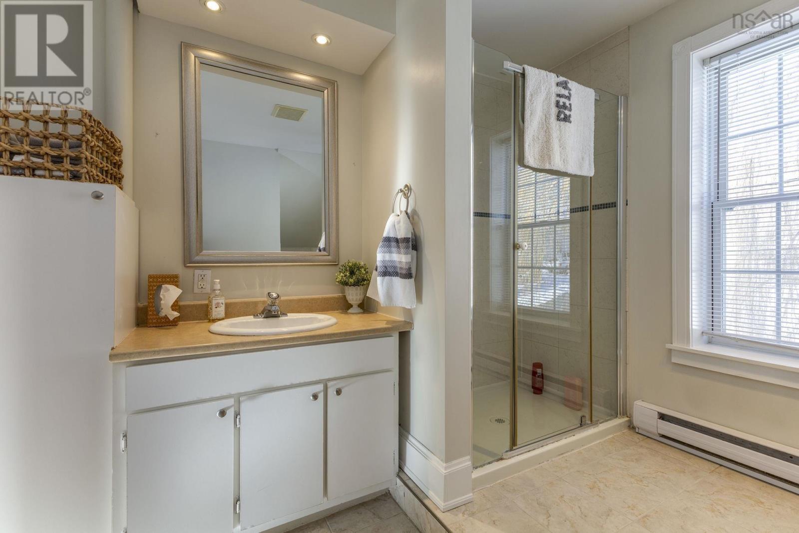 Property 25 of 41 of 112 Arch Street