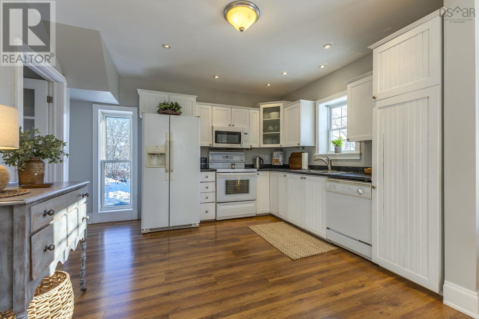 Property 7 of 41 of 112 Arch Street