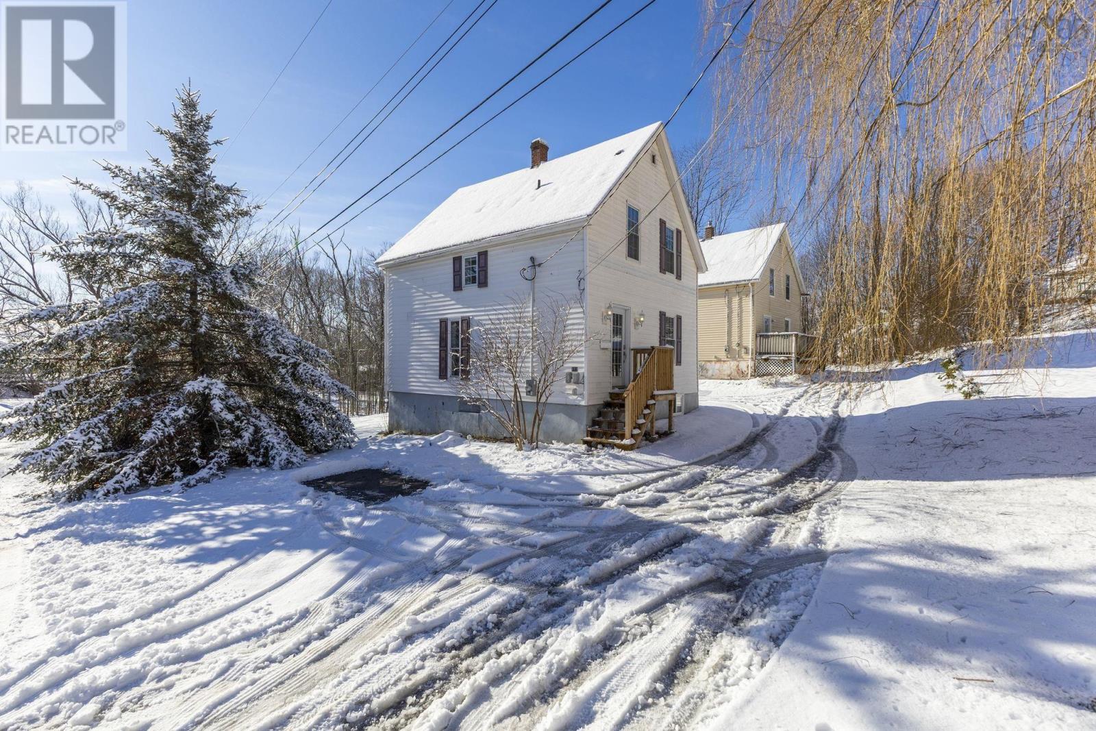 Property 35 of 41 of 112 Arch Street