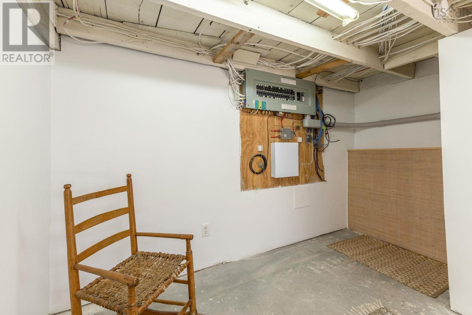 Property 31 of 41 of 112 Arch Street