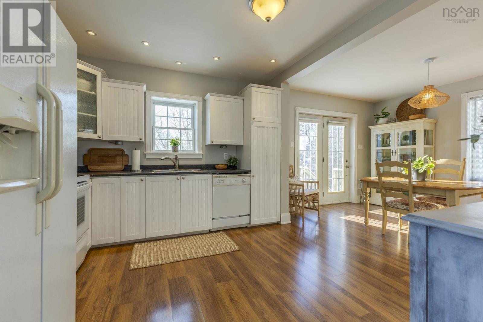 Property 6 of 41 of 112 Arch Street