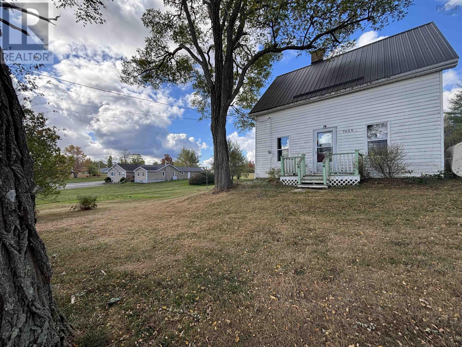 Property 16 of 49 of 7009 Highway 354