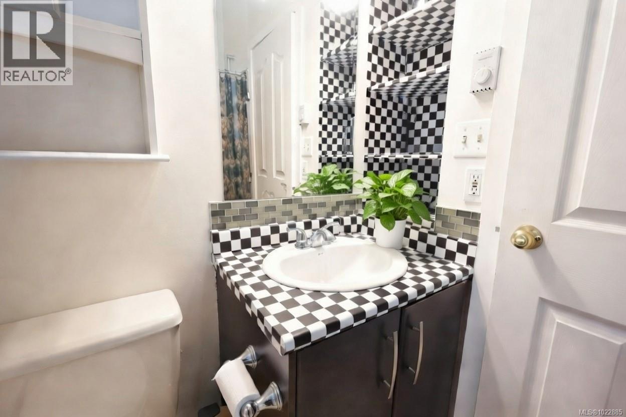  138 Sims Avenue, Saanich