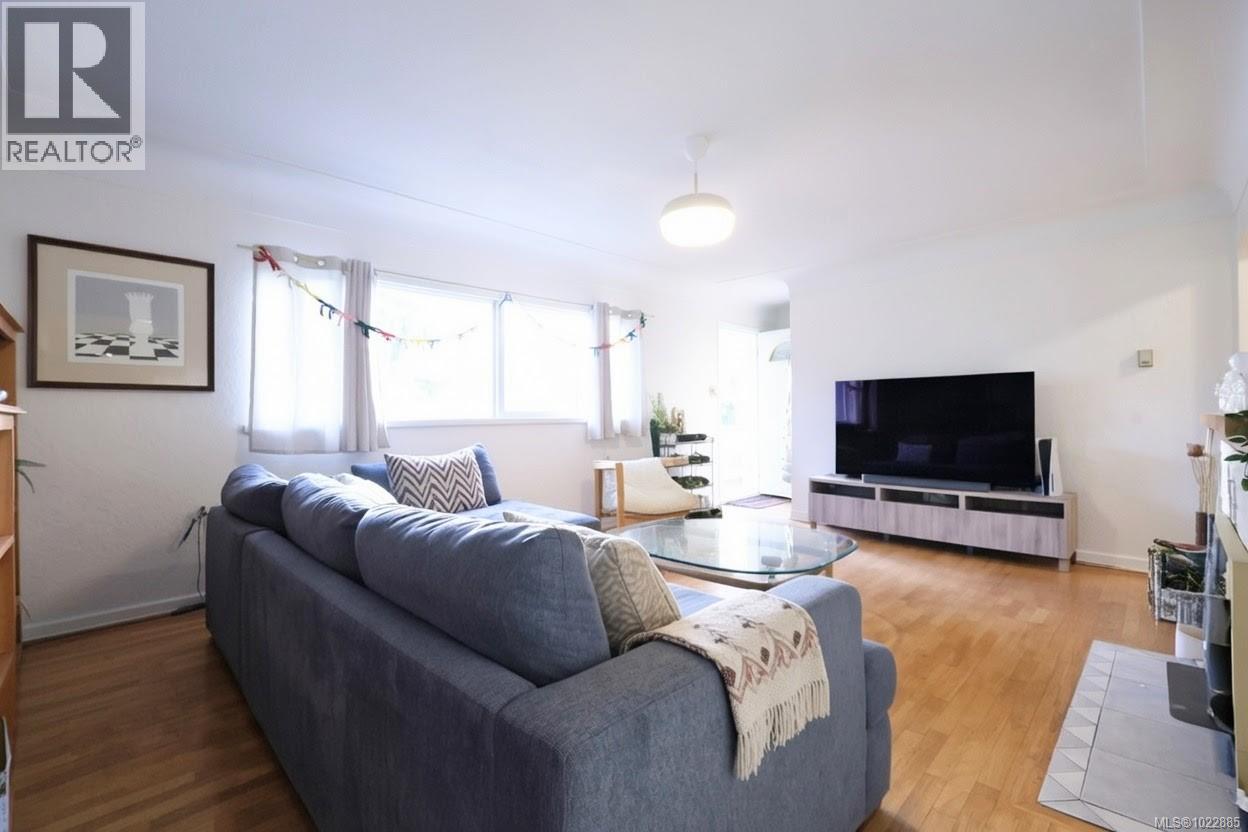  138 Sims Avenue, Saanich