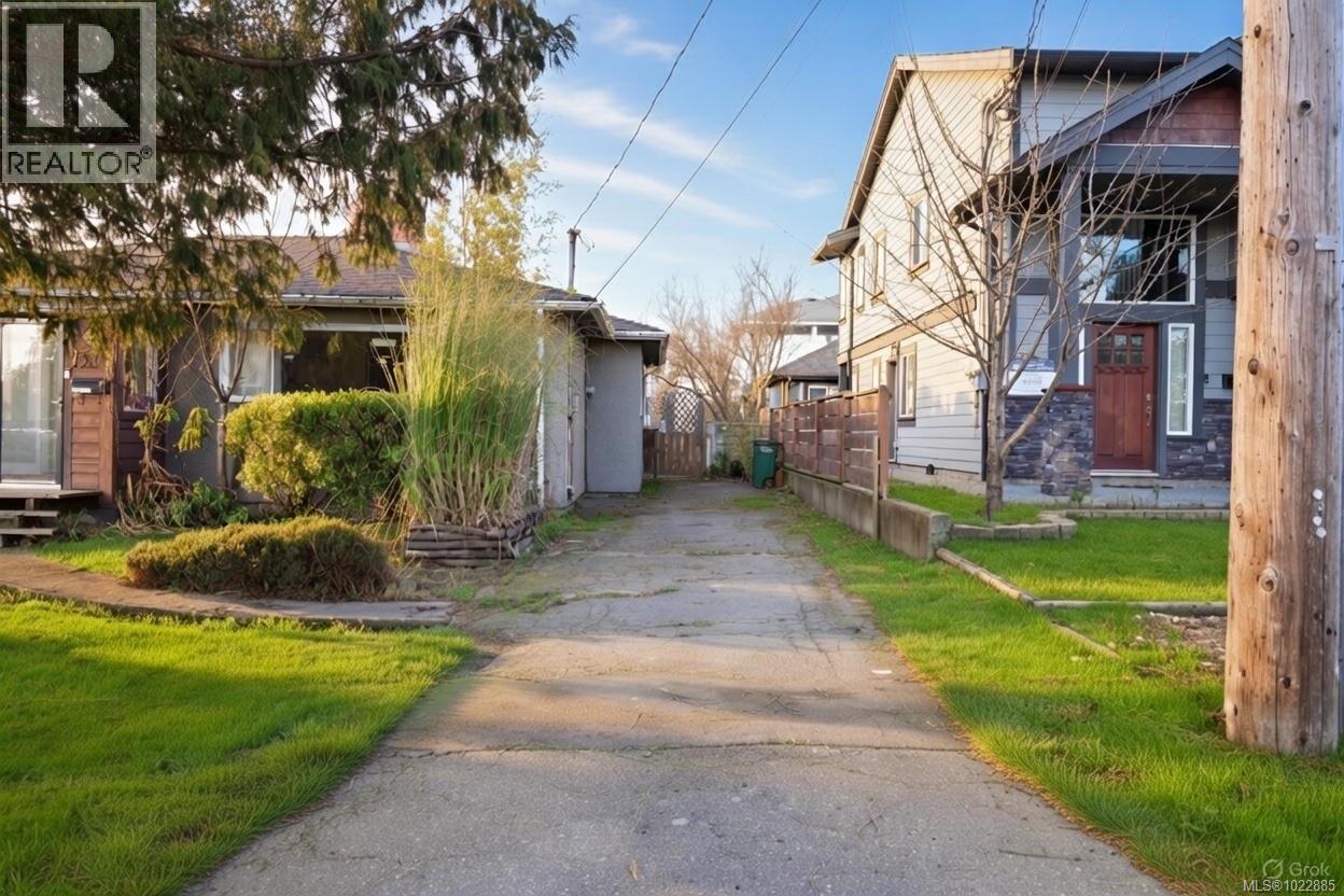  138 Sims Avenue, Saanich