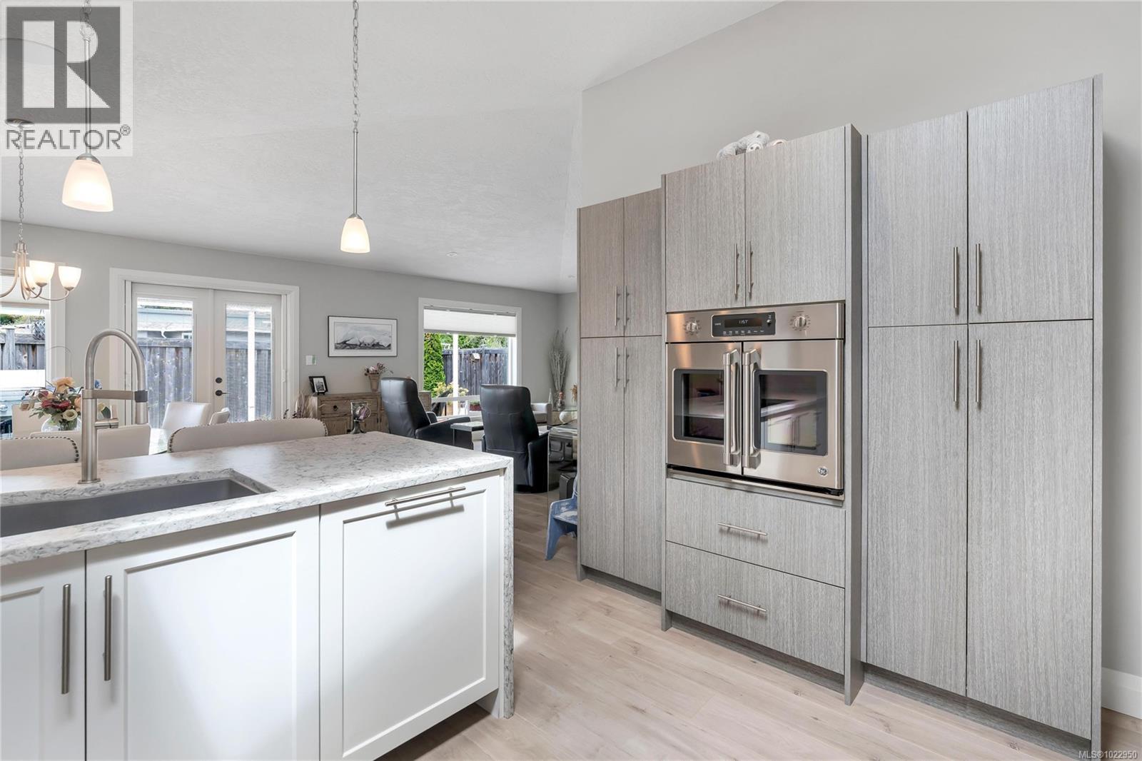 37 7586 Tetayut Road, Central Saanich