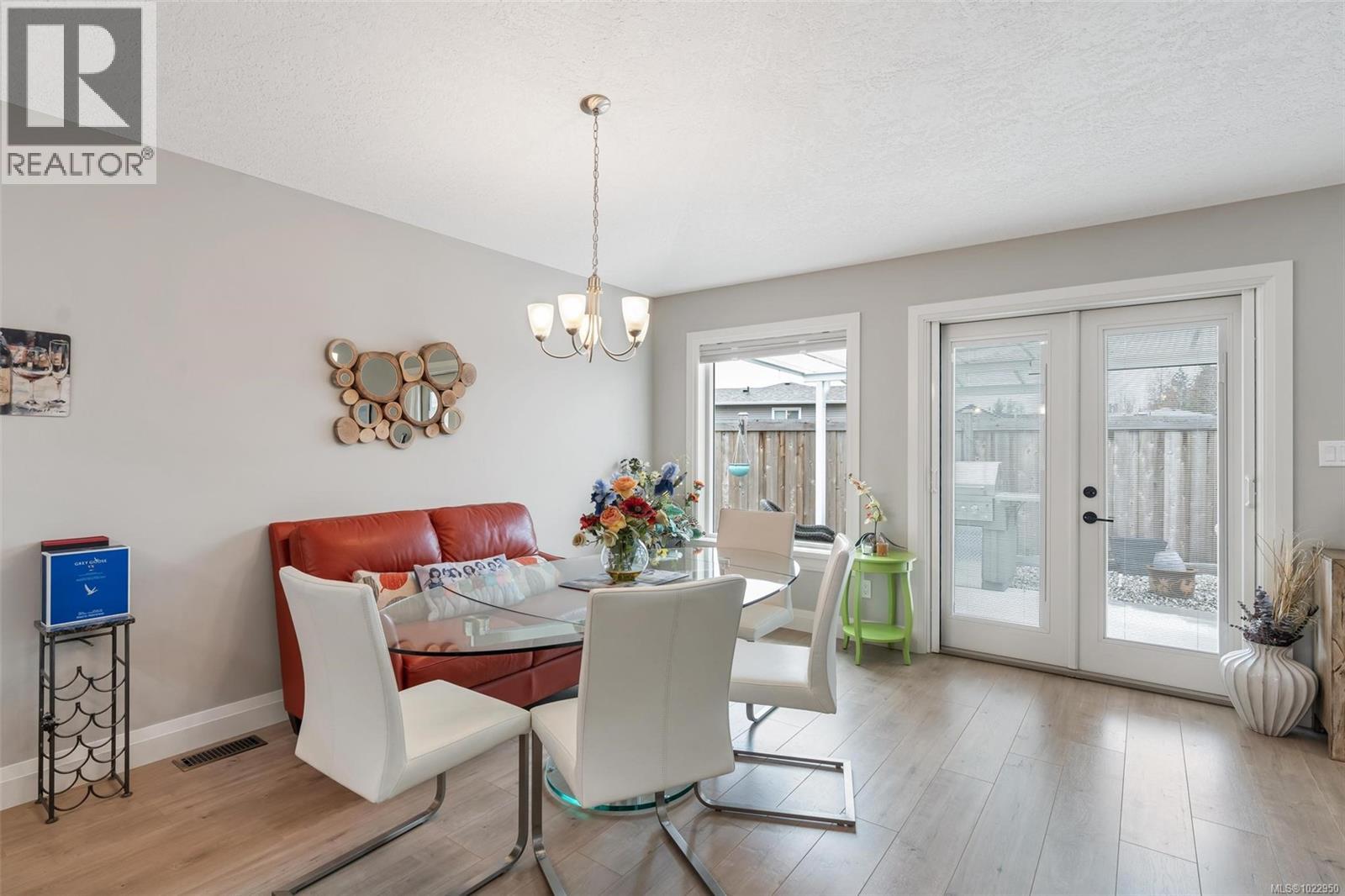 37 7586 Tetayut Road, Central Saanich