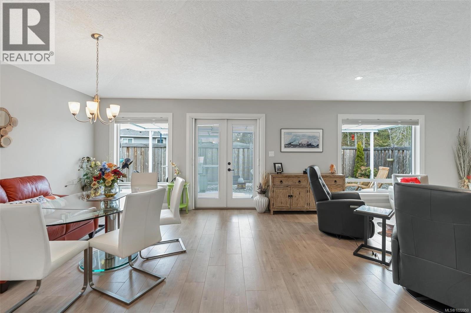 37 7586 Tetayut Road, Central Saanich