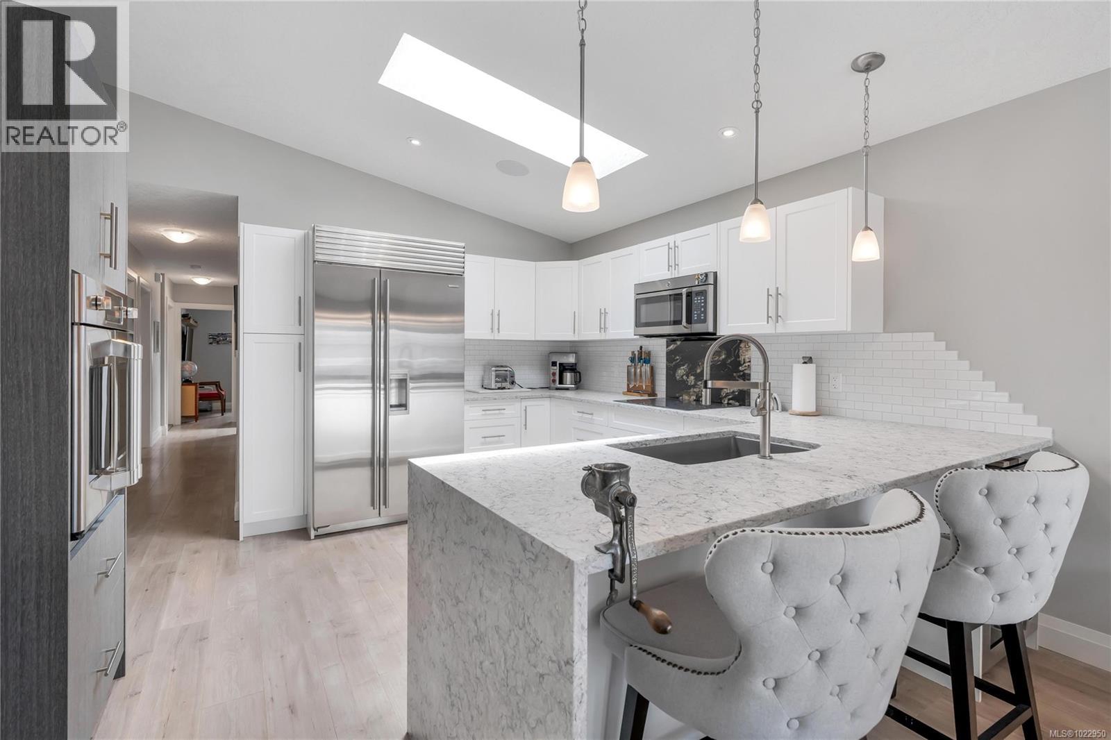 37 7586 Tetayut Road, Central Saanich