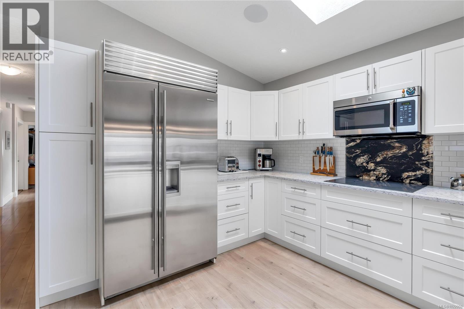 37 7586 Tetayut Road, Central Saanich