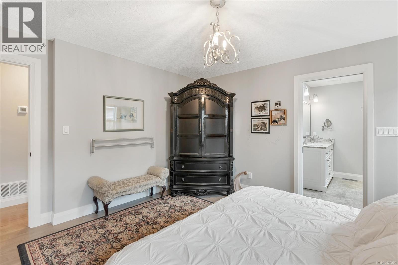 37 7586 Tetayut Road, Central Saanich