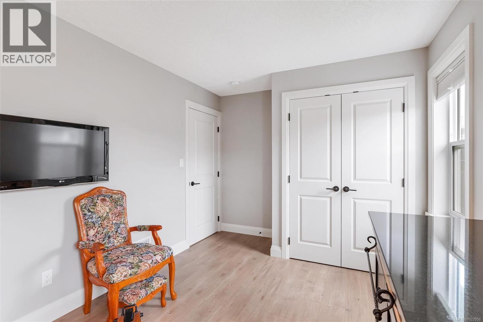 37 7586 Tetayut Road, Central Saanich