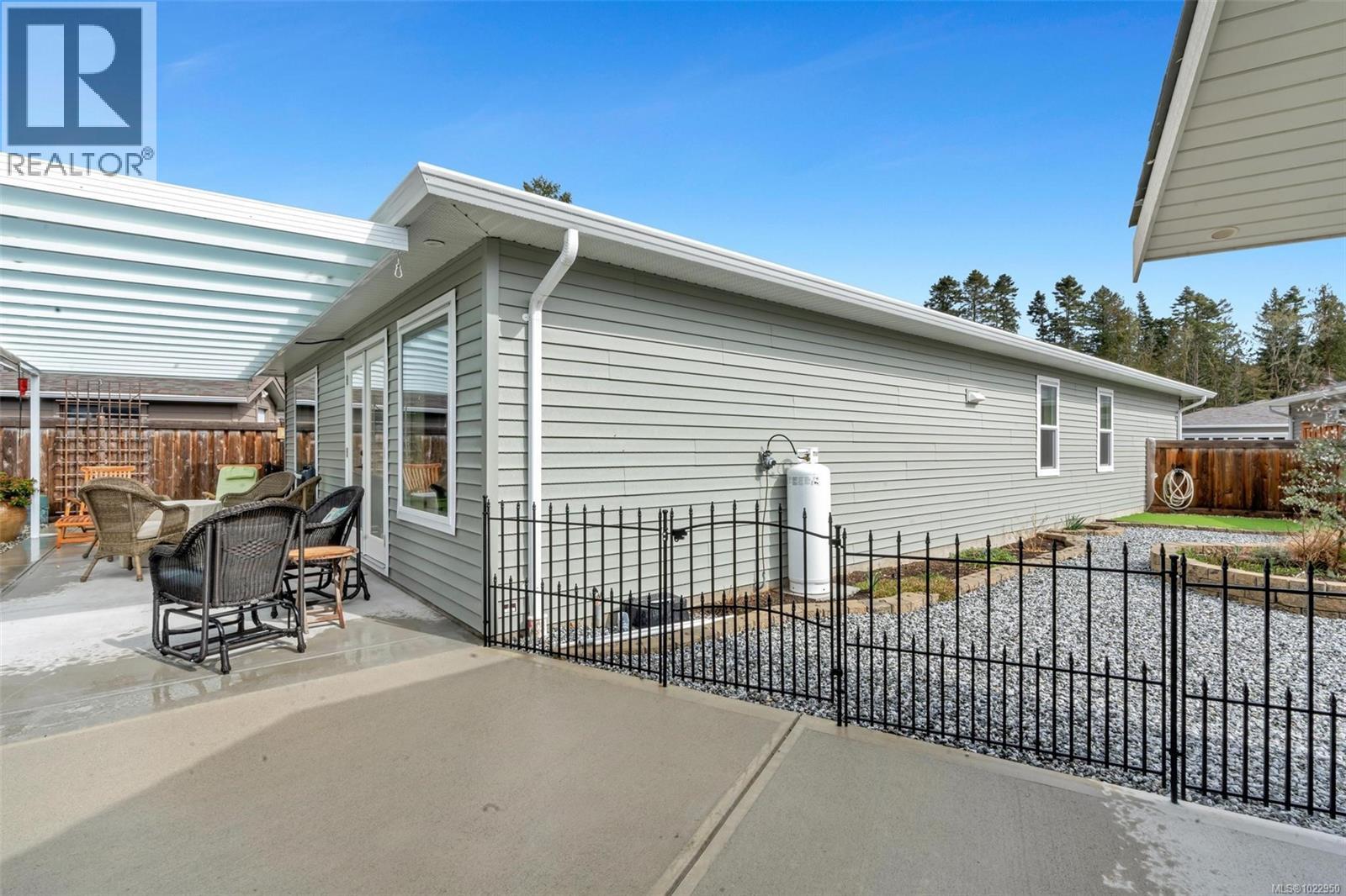 37 7586 Tetayut Road, Central Saanich