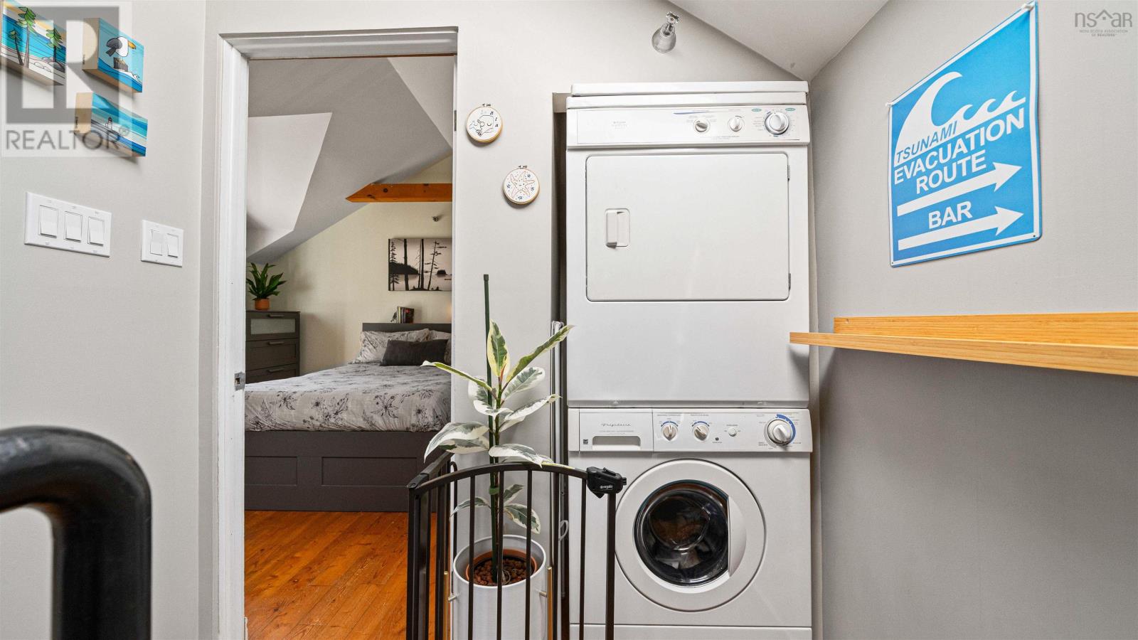 Property 13 of 29 of 4 2093 Creighton Street