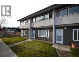 8 5820 MAIN Street, Oliver