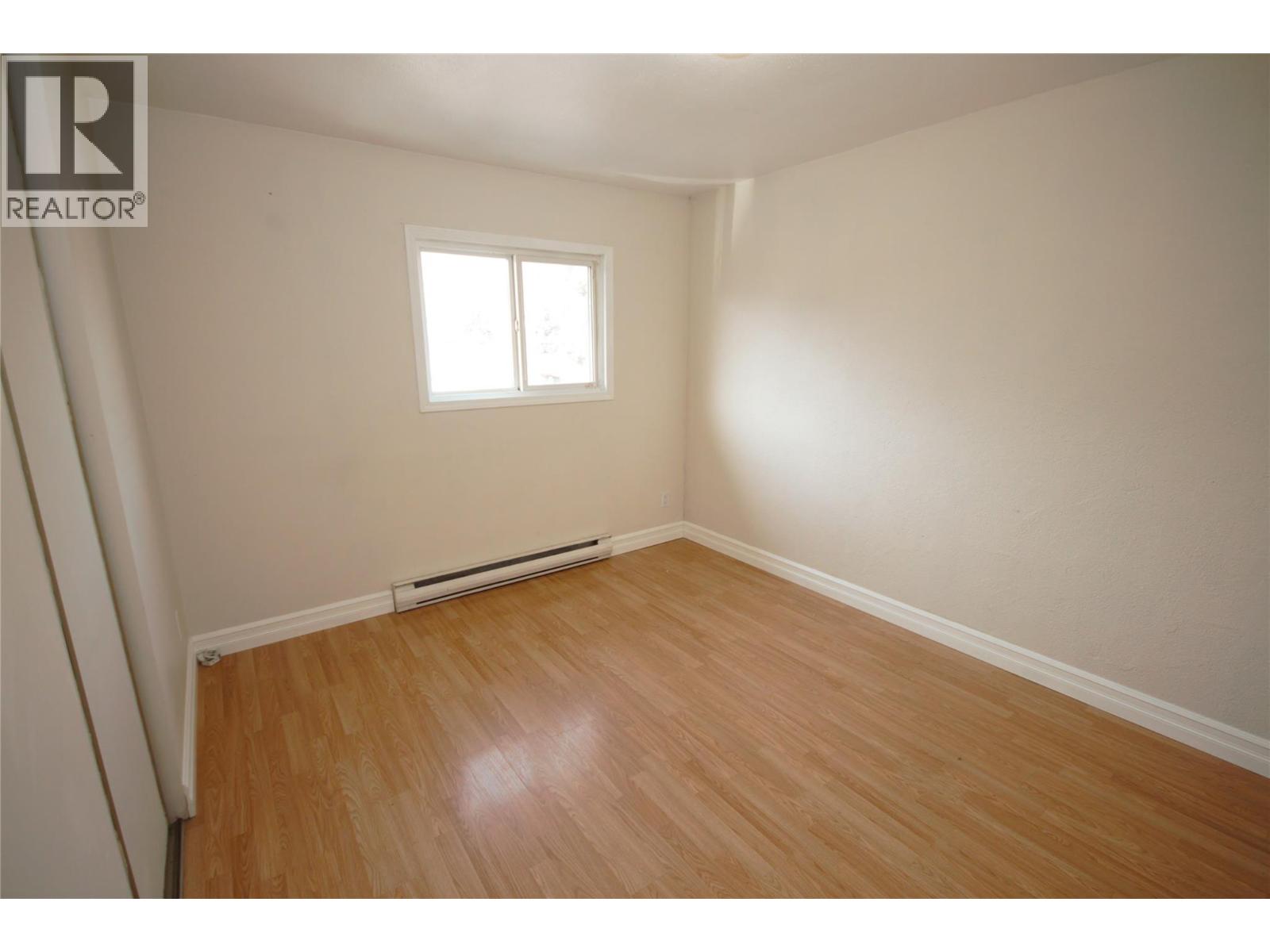 5820 MAIN Street Unit# 8, Oliver