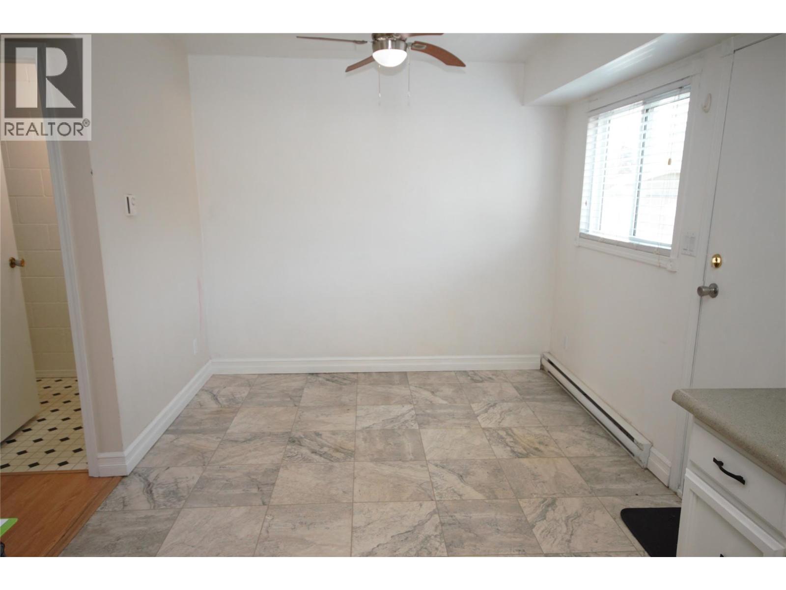 5820 MAIN Street Unit# 8, Oliver