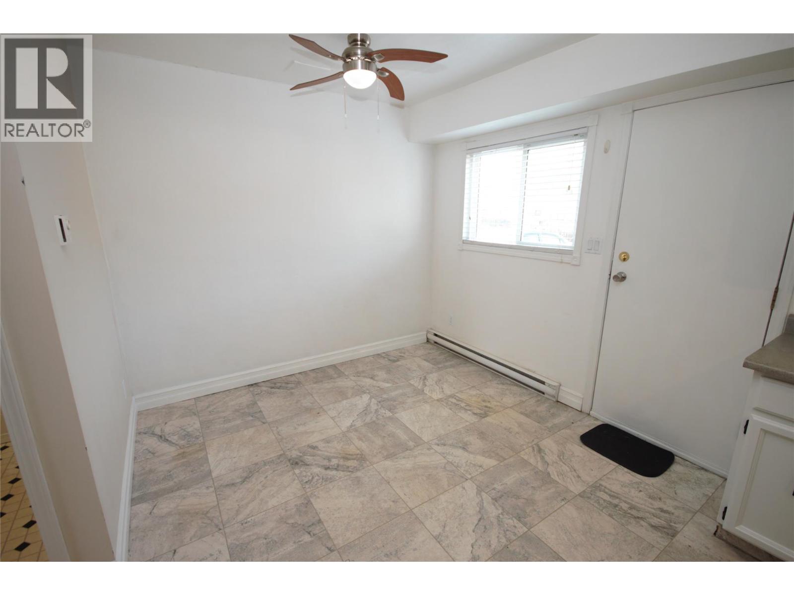 5820 MAIN Street Unit# 8, Oliver