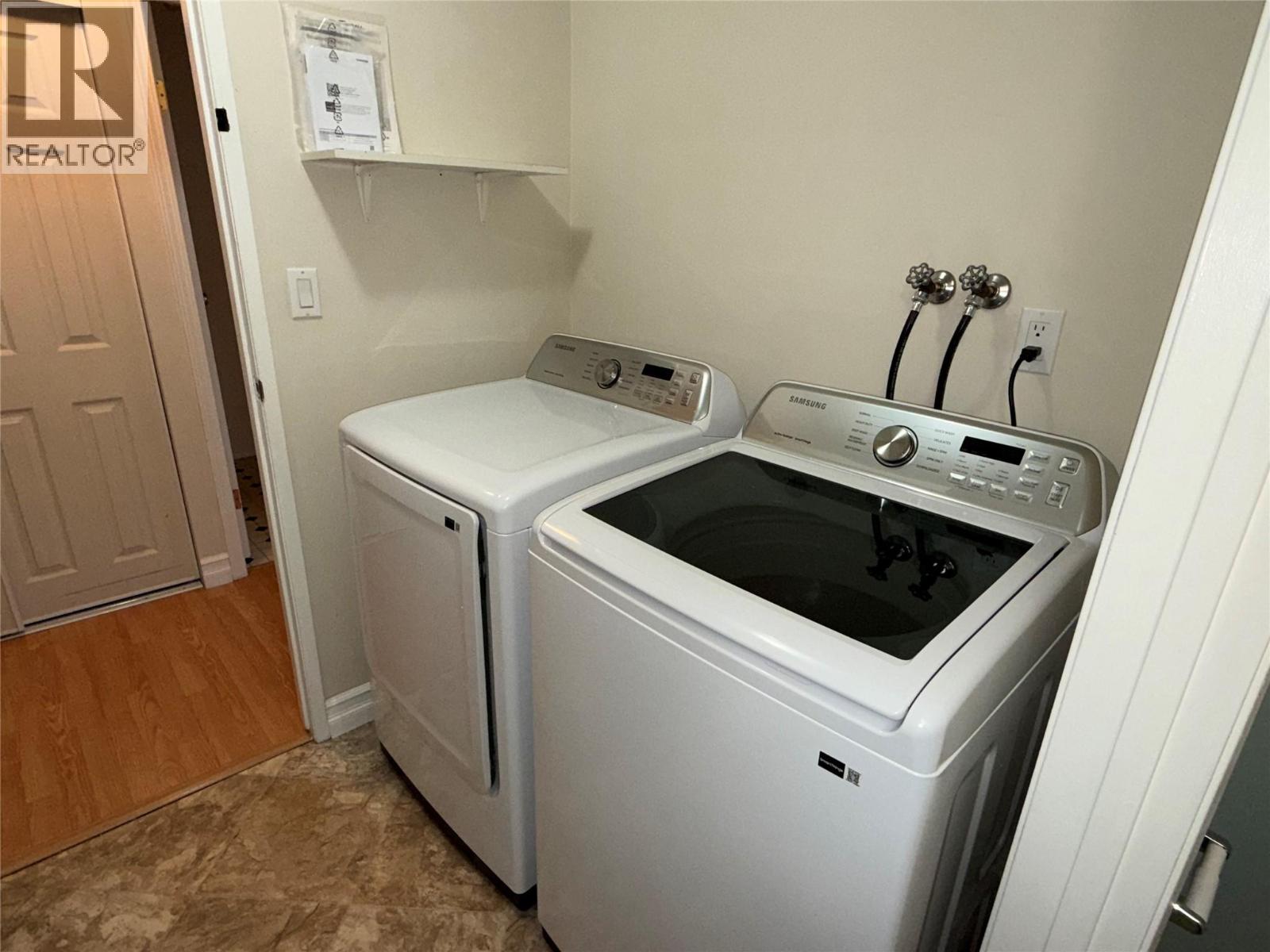 5820 MAIN Street Unit# 8, Oliver