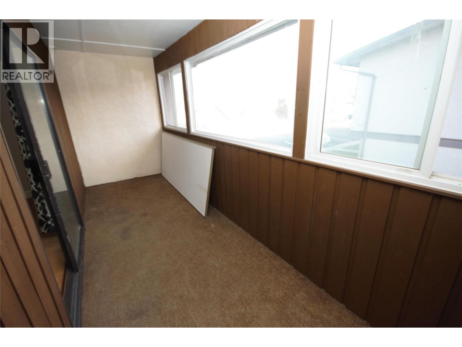 5820 MAIN Street Unit# 8, Oliver