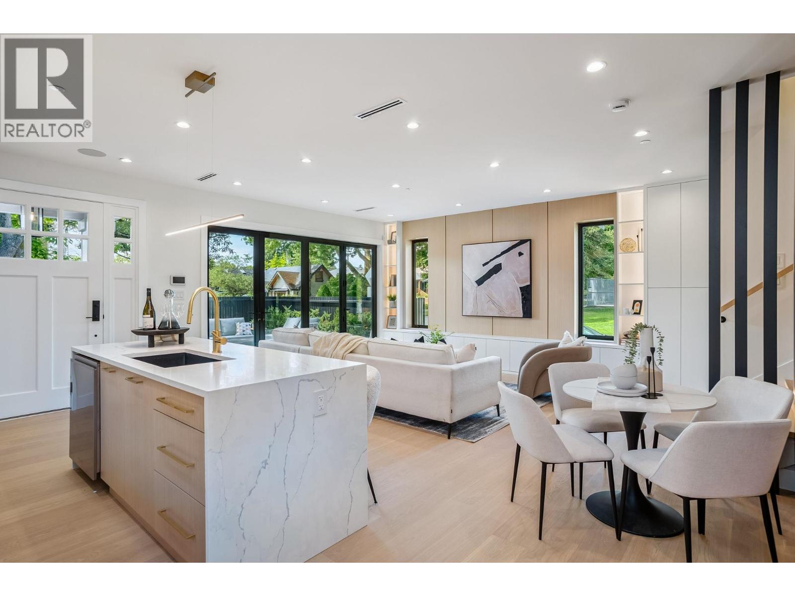 2307 E 3RD AVENUE, Vancouver