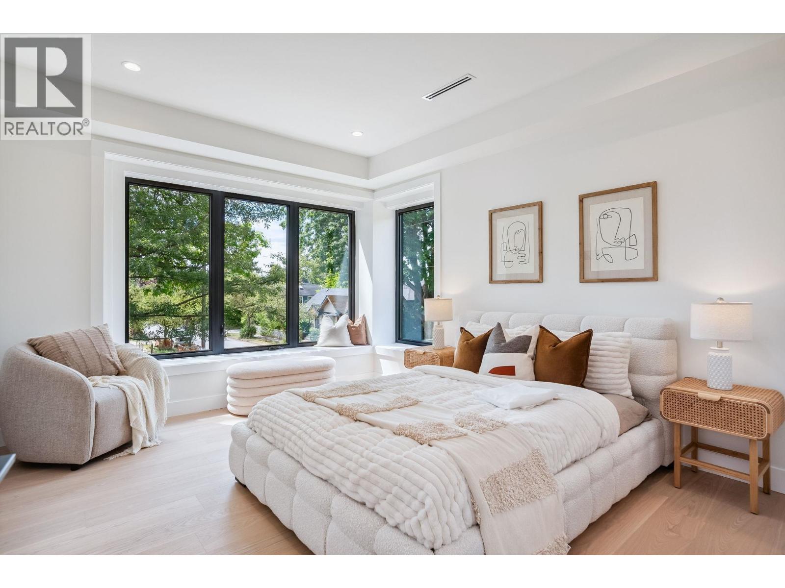 2307 E 3RD AVENUE, Vancouver