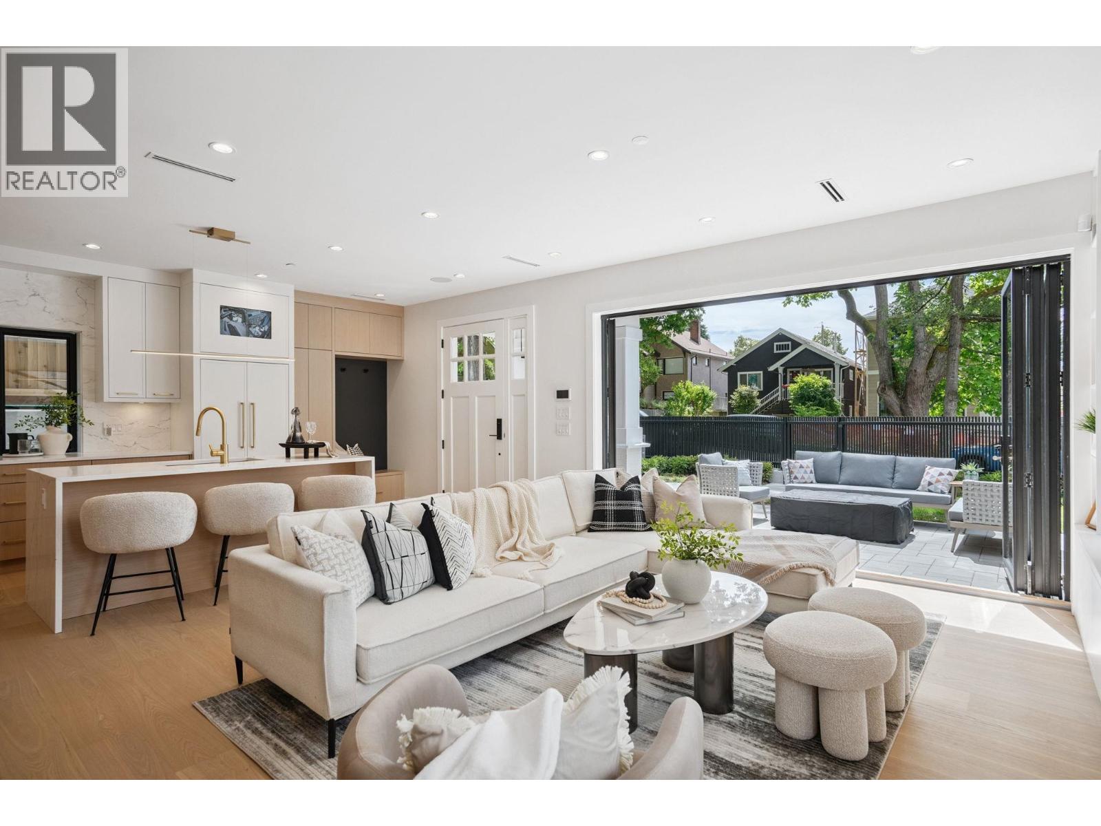 2307 E 3RD AVENUE, Vancouver