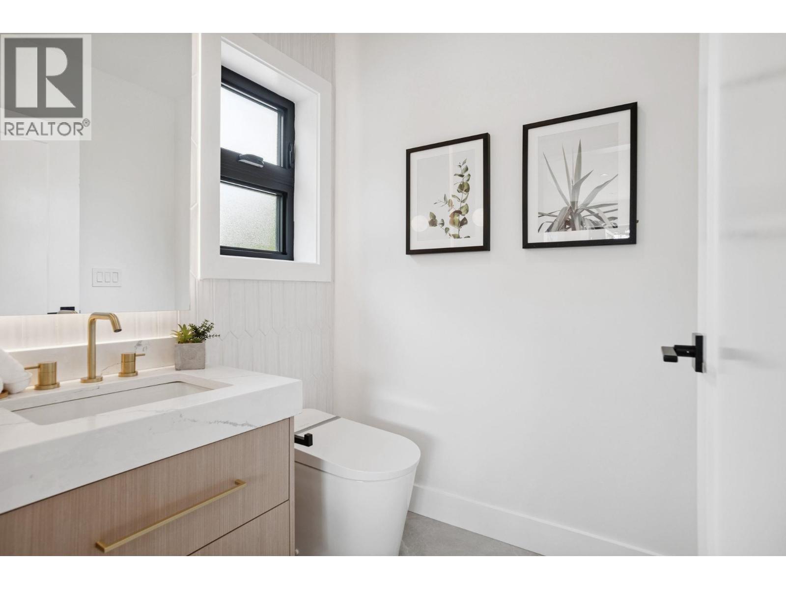 2307 E 3RD AVENUE, Vancouver