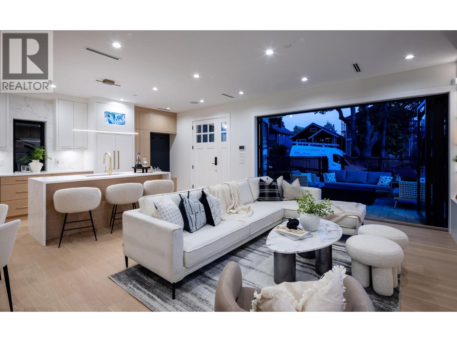 2307 E 3RD AVENUE, Vancouver