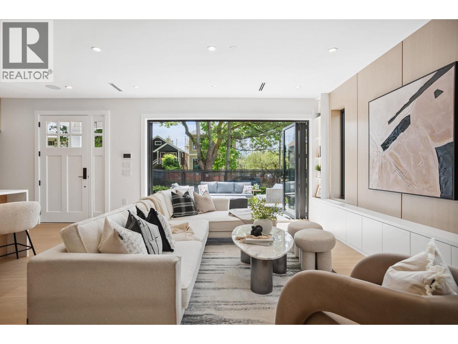 2307 E 3RD AVENUE, Vancouver