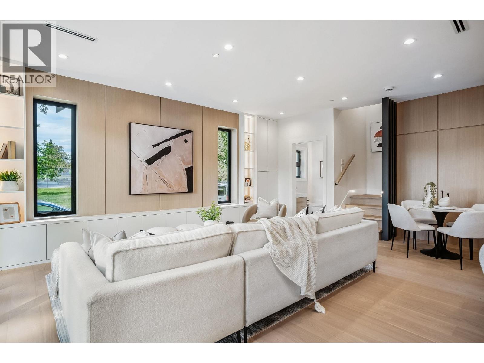 2307 E 3RD AVENUE, Vancouver